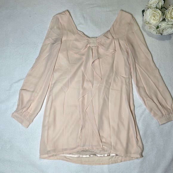 NEW XENIA beige dress with bow on back PERFECT FOR CHRISTMAS - Picture 2 of 3